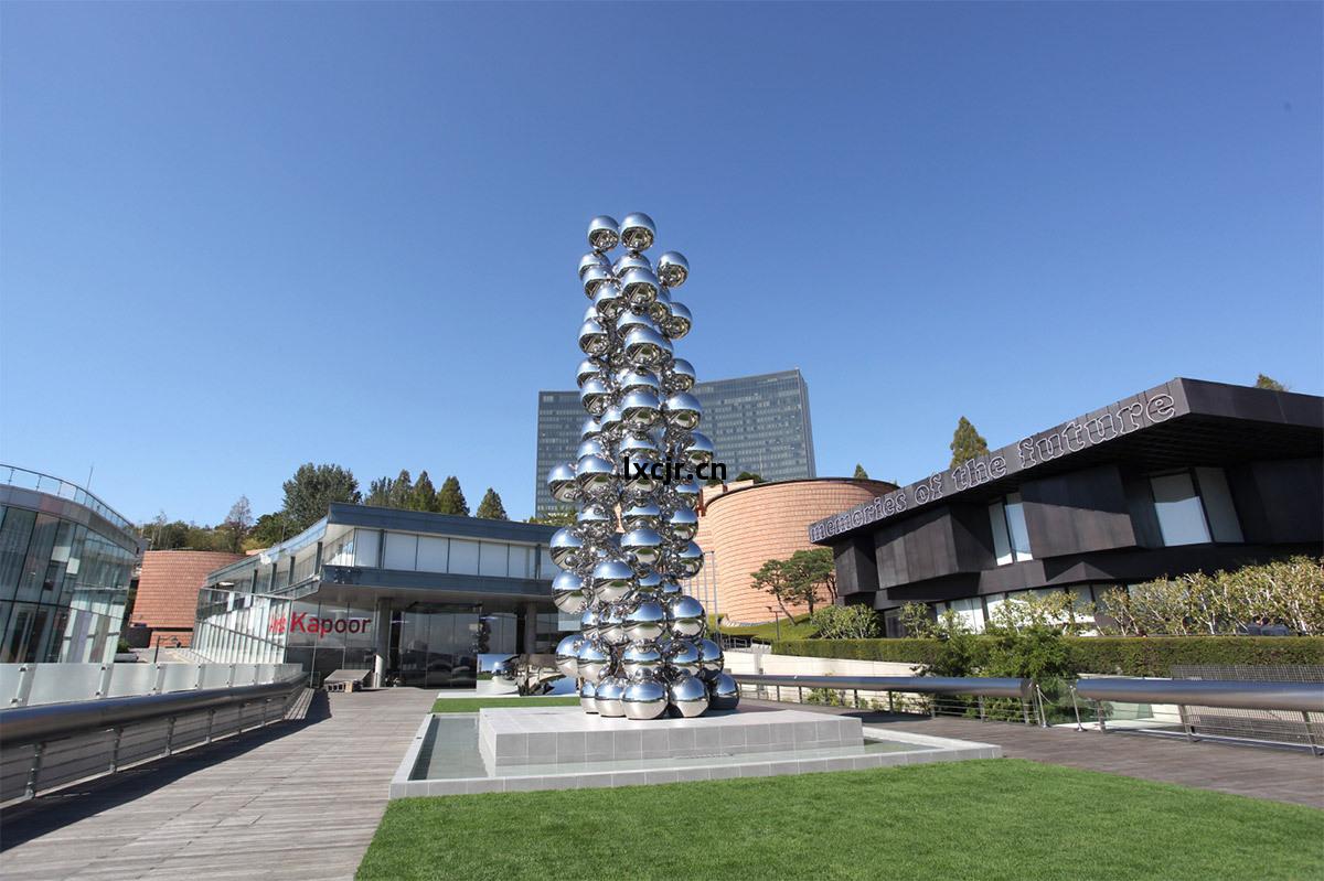 韓(han)國(guo)Leeum美(mei)術(shu)館(guan)啟用(yong)動(dong)態新(xin)LOGO